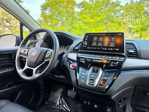 Used 2025 Honda Odyssey Touring image 13