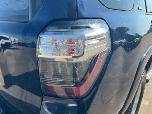 Used 2018 Toyota 4Runner SR5 Premium AWD/4WD image 11