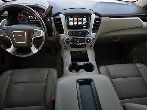 Used 2020 GMC Yukon SLT w/ Premium Edition image 12