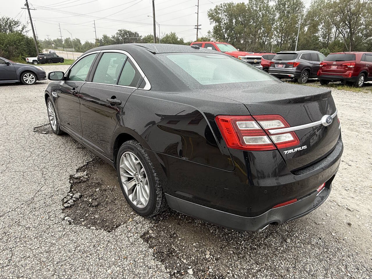 Used 2015 Ford Taurus Limited FWD image 5