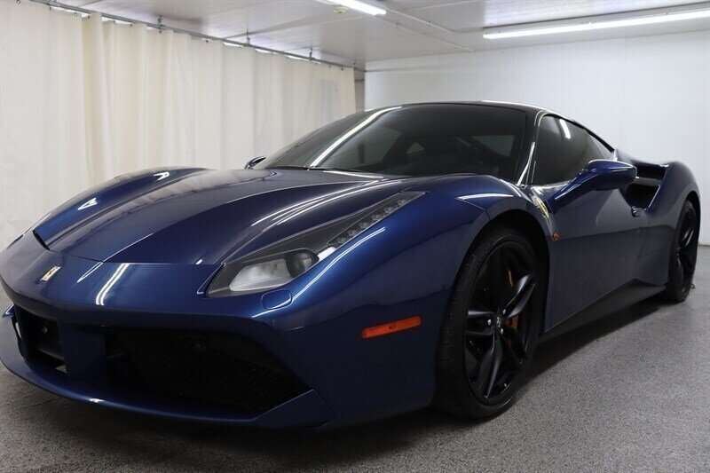 Used 2017 Ferrari 488 GTB RWD image 3