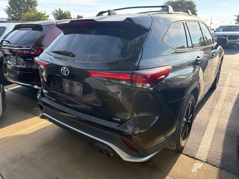 Used 2023 Toyota Highlander XSE FWD image 5
