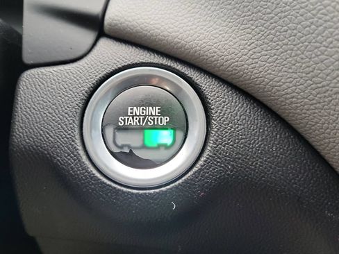 Used 2019 Chevrolet Equinox LS FWD image 24