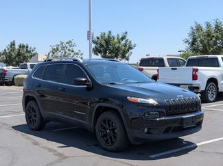Used 2018 Jeep Cherokee Latitude AWD/4WD video 3