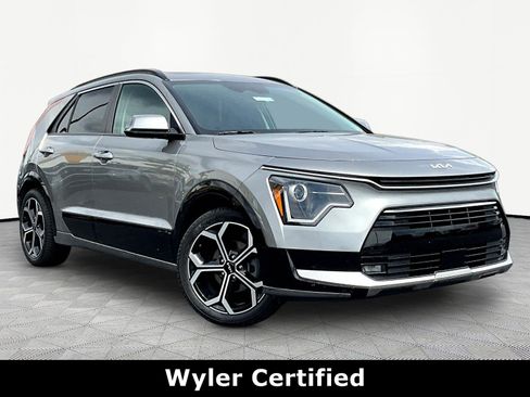 Used 2023 Kia Niro EX Touring FWD image 3