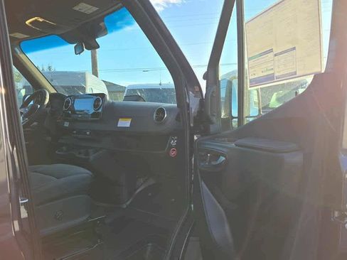 Used 2026 Mercedes-Benz Sprinter 2500 image 10
