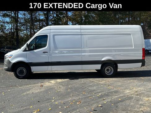 Used 2025 Mercedes-Benz Sprinter 3500 image 4