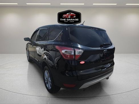 Used 2017 Ford Escape SE AWD/4WD image 4