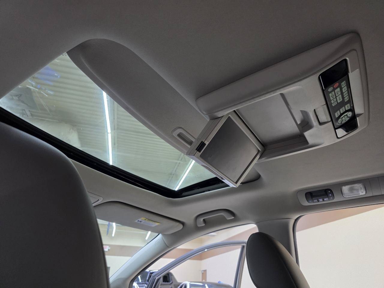 Used 2015 Honda Odyssey EX-L image 39