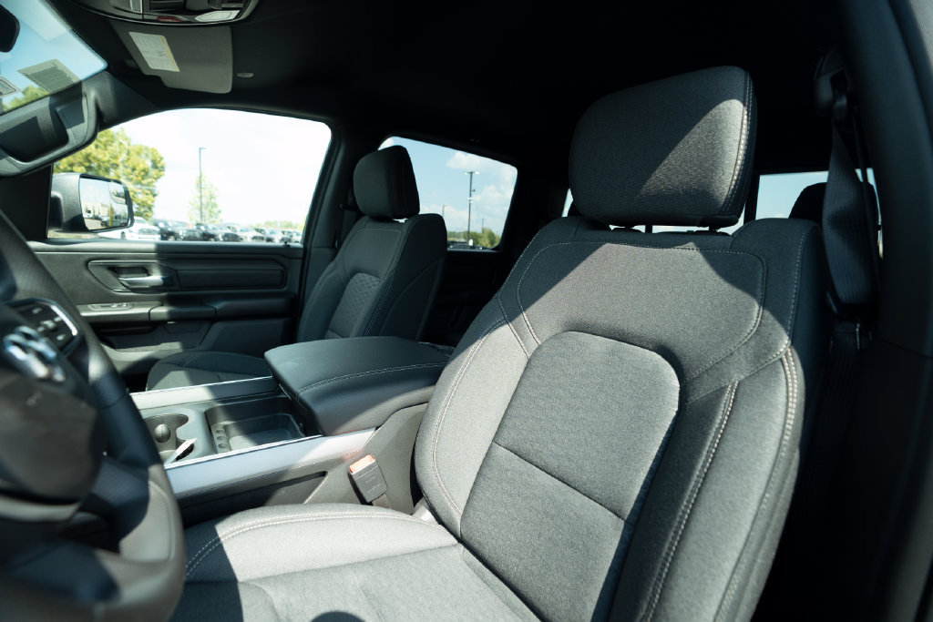 New 2027 RAM 1500 Express AWD/4WD image 37