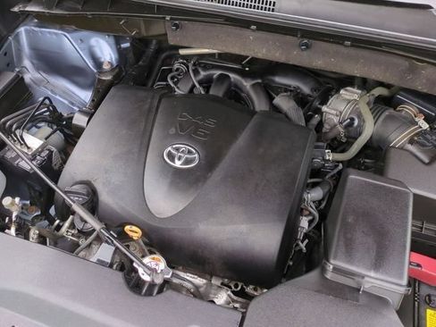 Used 2018 Toyota Highlander XLE AWD/4WD image 34