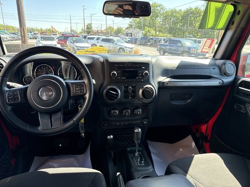 Used 2017 Jeep Wrangler Unlimited Sport w/ Quick Order Package 24S AWD/4WD image 13