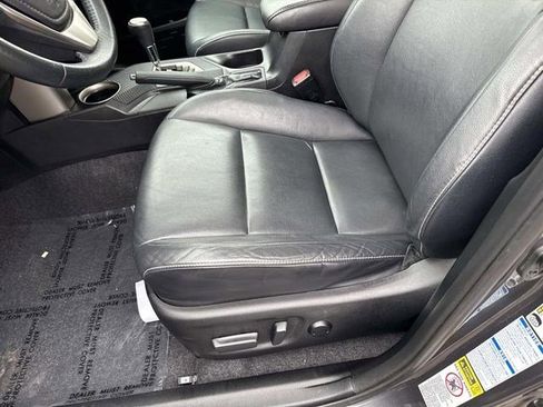 Used 2015 Toyota RAV4 Limited w/ Technology Package image 15