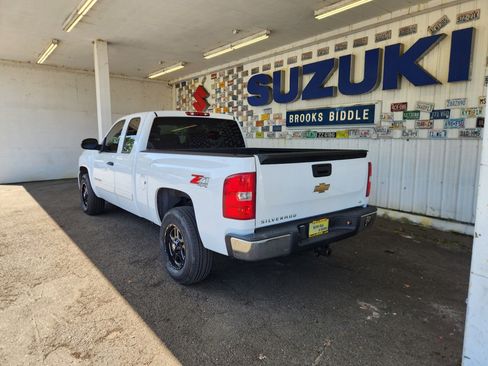 Used 2007 Chevrolet Silverado 1500 LT w/ 1LT Convenience Package AWD/4WD image 5