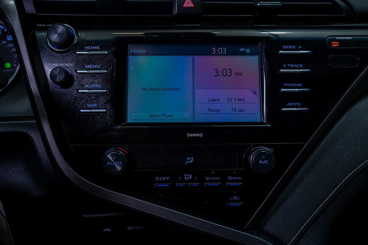 Used 2020 Toyota Camry SE FWD image 5