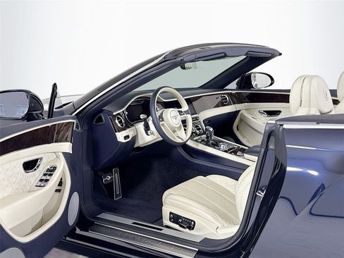 Used 2020 Bentley Continental GT V8 image 13