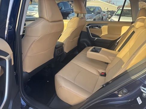 Used 2025 Toyota RAV4 XLE Premium image 9