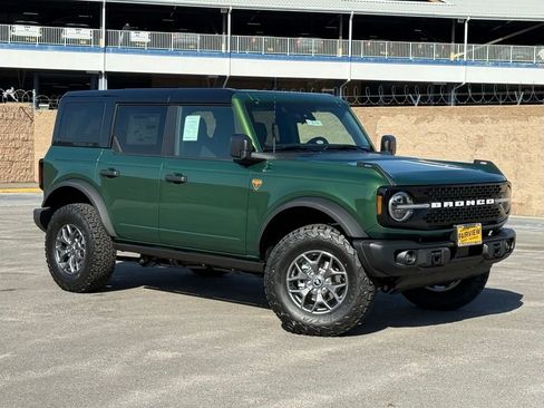 New 2025 Ford Bronco Badlands w/ Black Appearance Package image 1