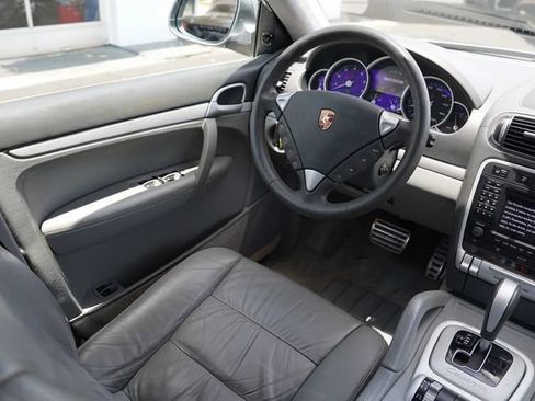 Used 2005 Porsche Cayenne Turbo AWD/4WD image 24