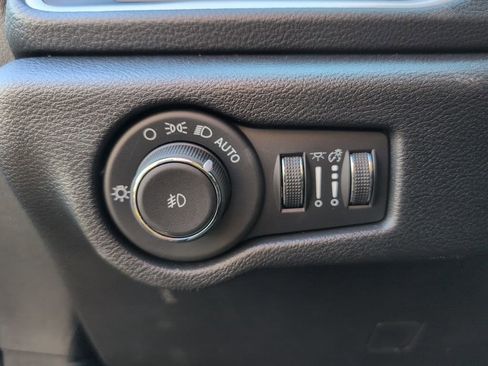 New 2026 Chrysler Pacifica Select image 27