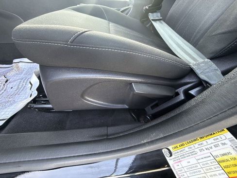 Used 2018 Ford Focus SE image 14