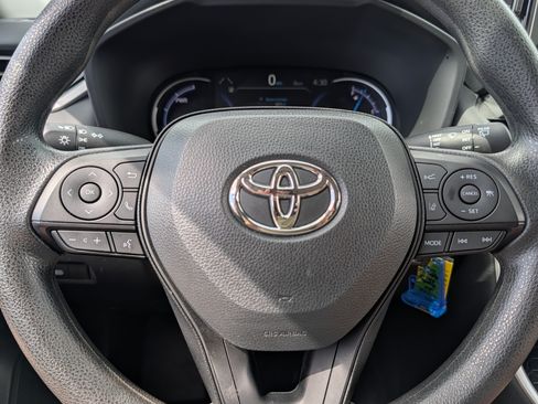 Used 2024 Toyota RAV4 LE AWD/4WD image 25