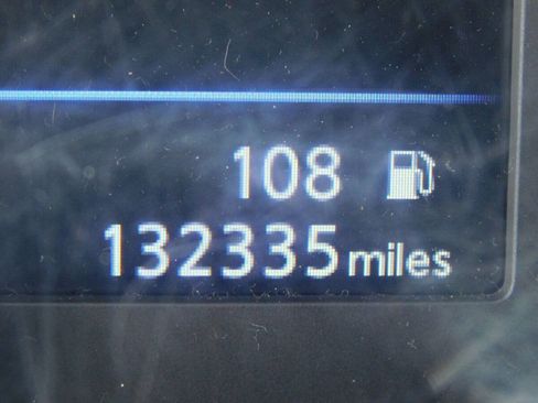 Used 2018 Nissan Rogue SV image 11