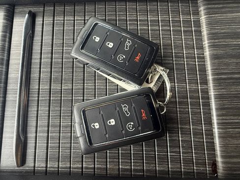 Used 2023 Jeep Wagoneer Series II image 38