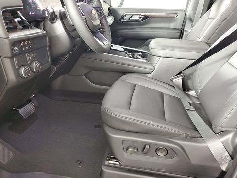 New 2026 Chevrolet Suburban LT image 11