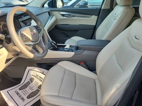 Used 2022 Cadillac XT5 Premium Luxury FWD image 5