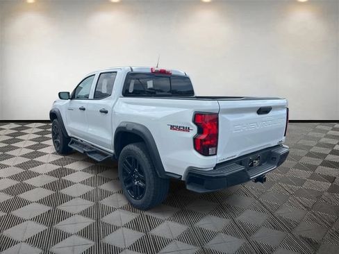 Used 2024 Chevrolet Colorado Trail Boss w/ Advanced Trailering Package AWD/4WD image 3