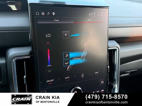 Used 2026 GMC Yukon XL Denali w/ Denali Reserve Package AWD/4WD image 16