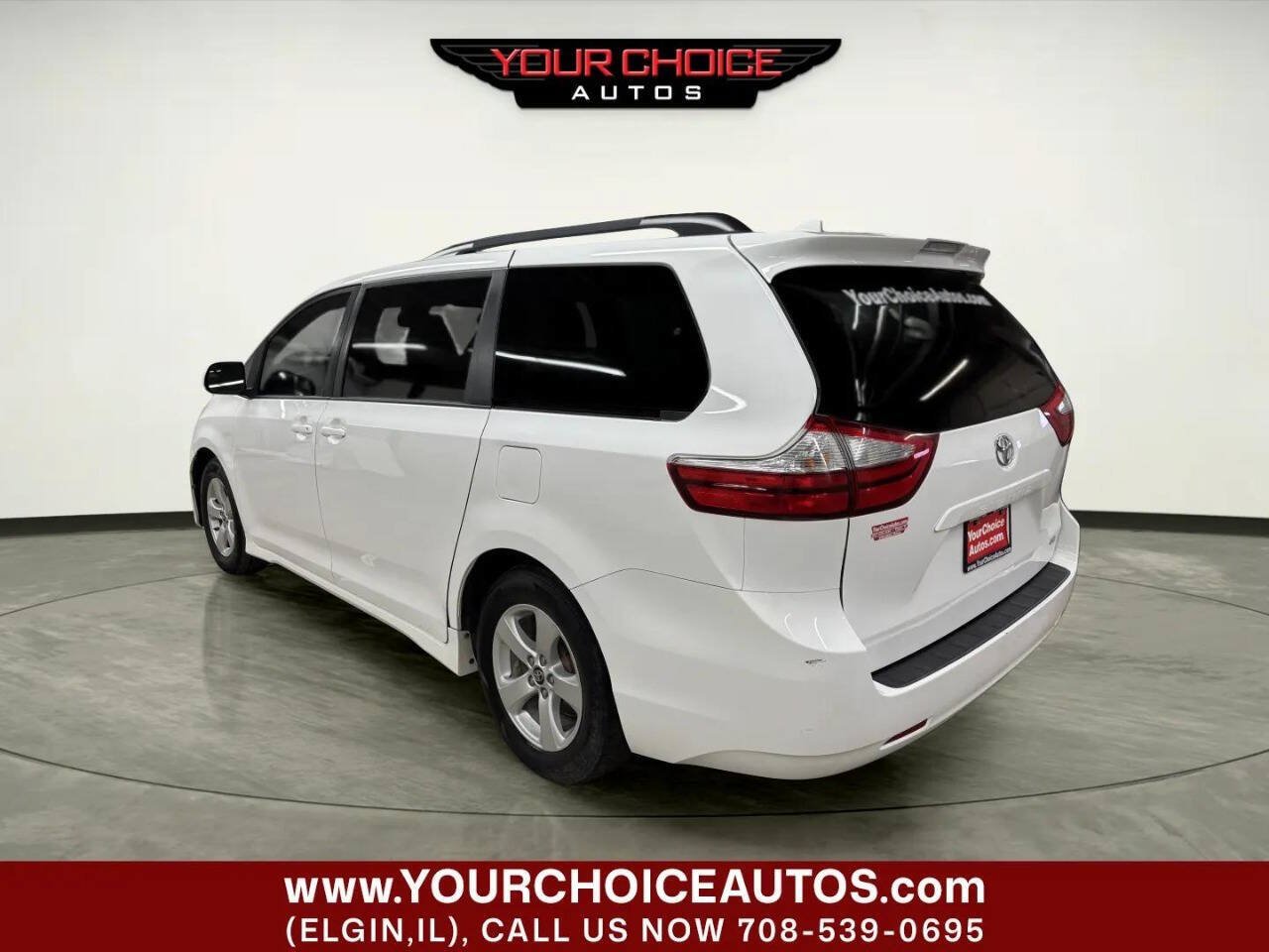 Used 2019 Toyota Sienna LE FWD image 3