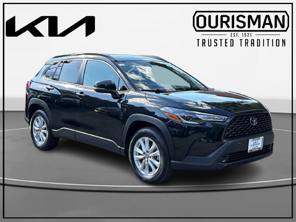 Used 2024 Toyota Corolla Cross LE AWD/4WD image 1