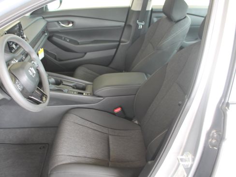 Used 2025 Honda Accord LX image 24