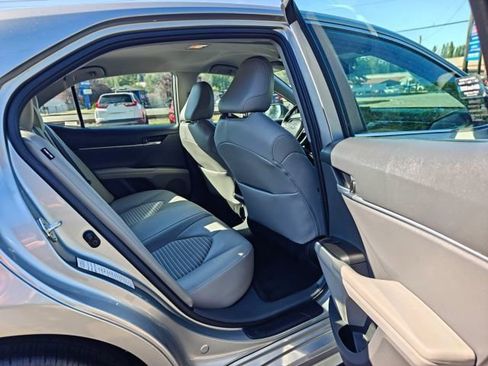 Used 2022 Toyota Camry SE FWD image 34
