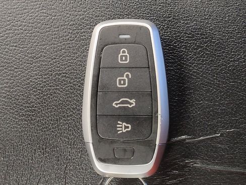 Used 2018 Honda Accord EX image 32