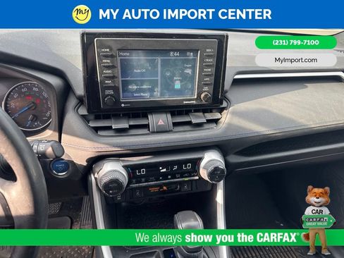 Used 2022 Toyota RAV4 SE w/ Convenience Package AWD/4WD image 10