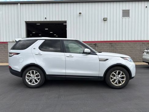 Used 2020 Land Rover Discovery SE AWD/4WD image 8