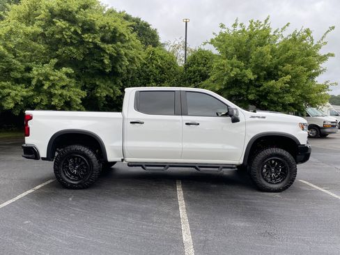 Used 2025 Chevrolet Silverado 1500 ZR2 w/ Technology Package AWD/4WD image 10
