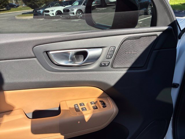 Used 2024 Volvo XC60 B5 Ultimate w/ Protection Package Premier AWD/4WD image 15
