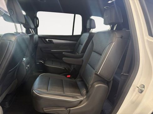 Used 2025 Buick Enclave Sport Touring w/ Power Package image 11