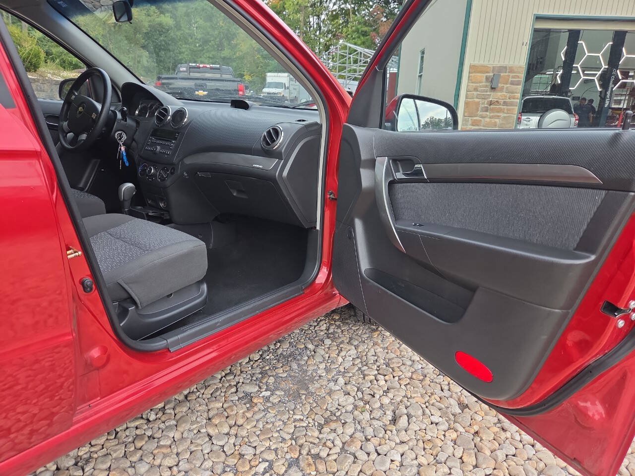 Used 2007 Chevrolet Aveo LT FWD image 22