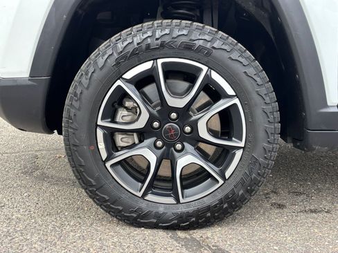 Used 2025 Jeep Compass Trailhawk image 25