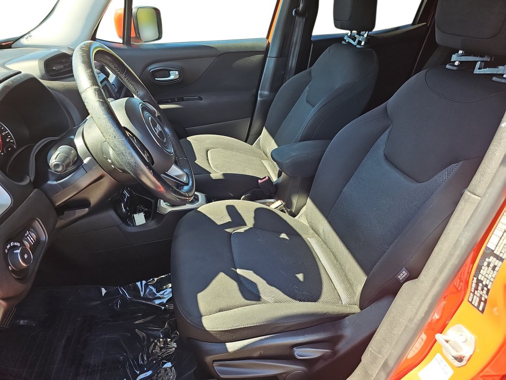 Used 2016 Jeep Renegade Latitude AWD/4WD image 15