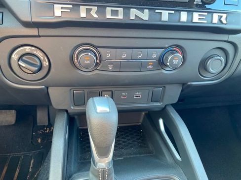 Used 2025 Nissan Frontier SV AWD/4WD image 25