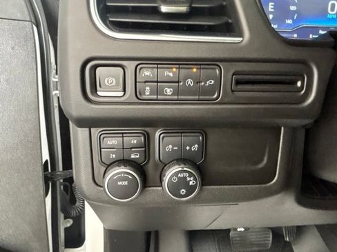 Used 2022 Chevrolet Tahoe LT w/ LT Signature Plus Package AWD/4WD image 9