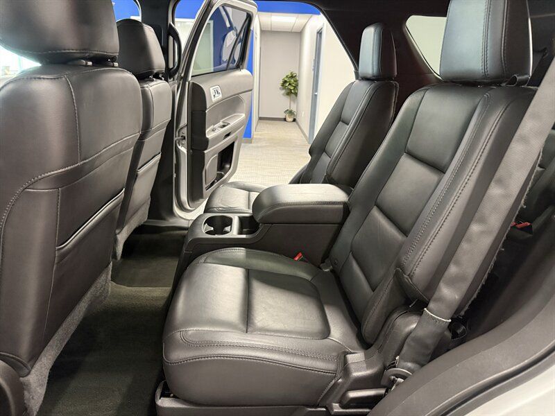 Used 2015 Ford Explorer XLT w/ Equipment Group 202B AWD/4WD image 21