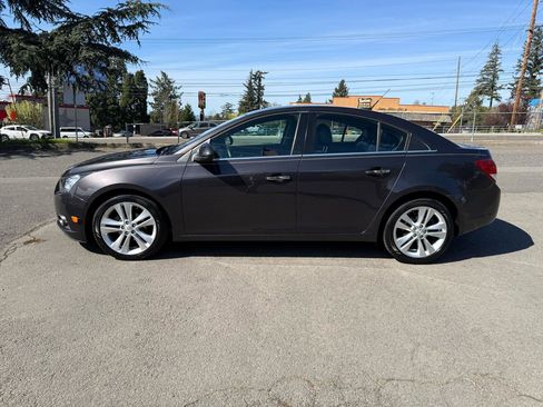 Used 2014 Chevrolet Cruze LTZ FWD image 3