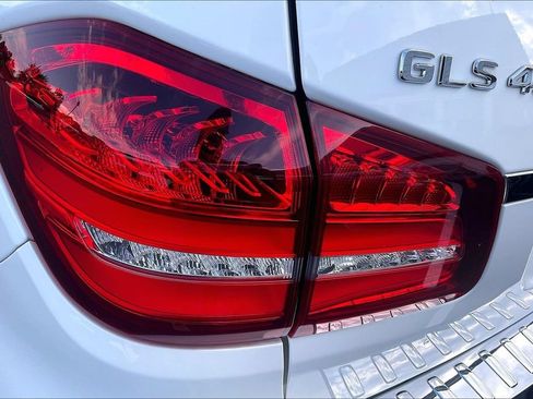 Used 2018 Mercedes-Benz GLS 450 4MATIC image 25